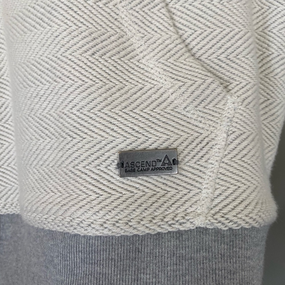 Ascend Pullover - Picture 2 of 5